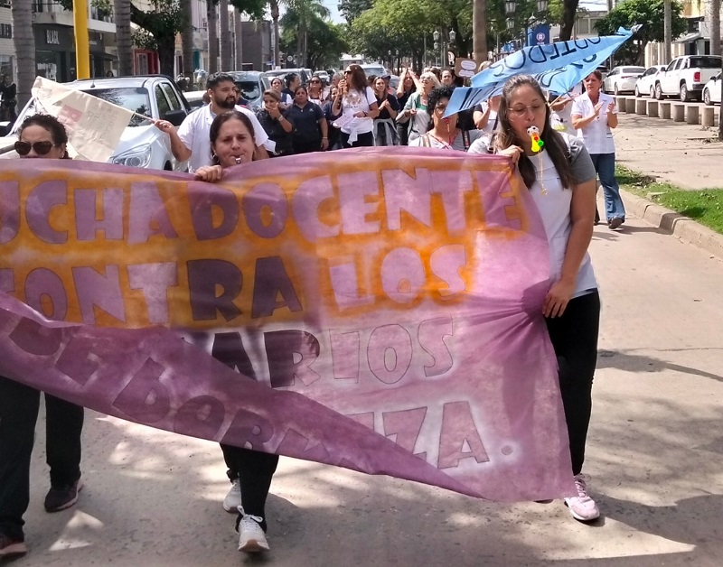 En Morteros se movilizaron docentes autoconvocados 